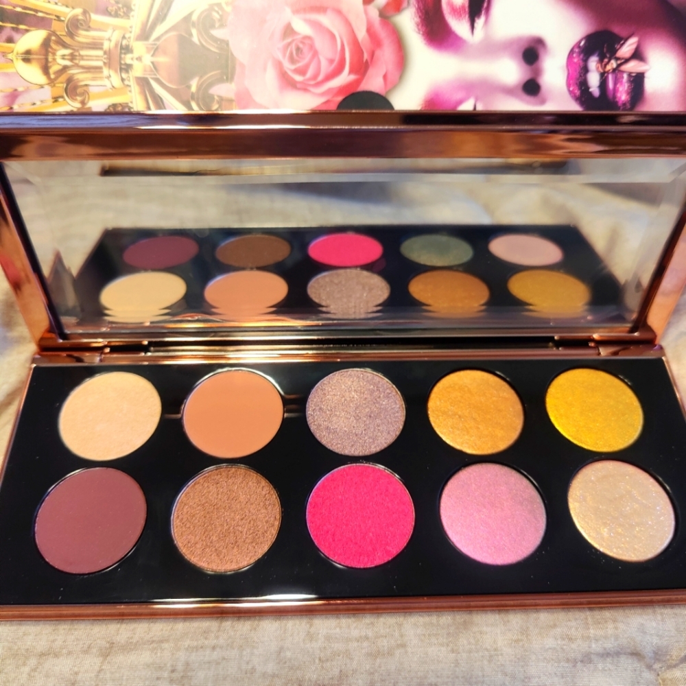 Pat McGrath Divine Rose 2 palette pink packaging